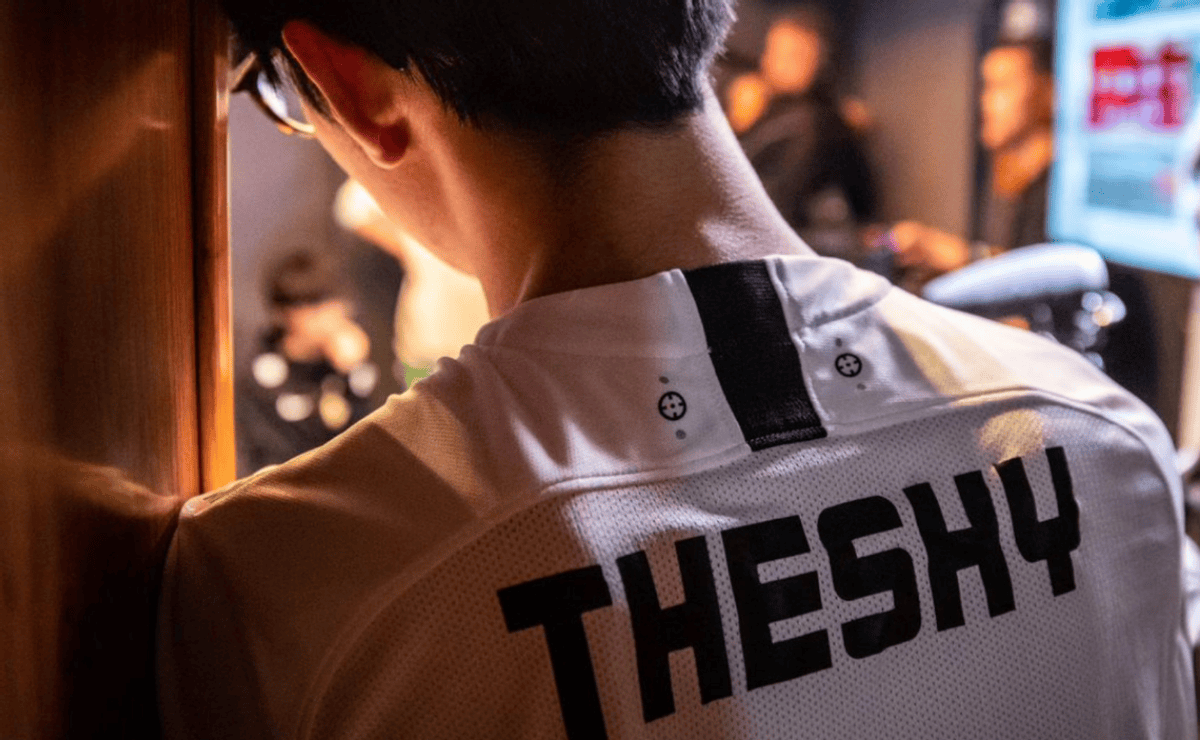 球时吸引至 球时吸引至