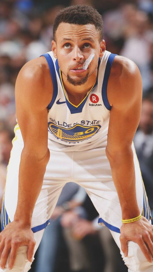 在攻防两端 在攻防两端